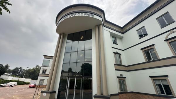 300 m² Office Space