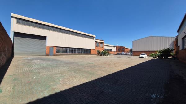 990 m² Industrial space