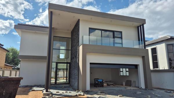 3 Bedroom HouseLa Como Lifestyle Estate - View 4