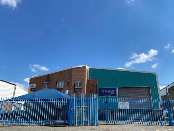 811 m² Industrial space