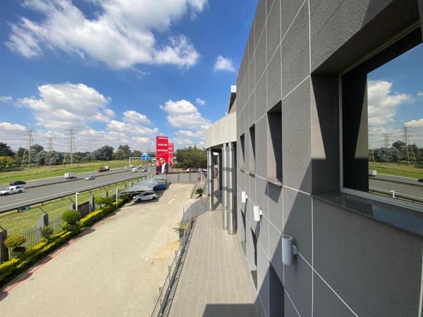 303 m² Office Space