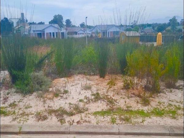 225 m² Land