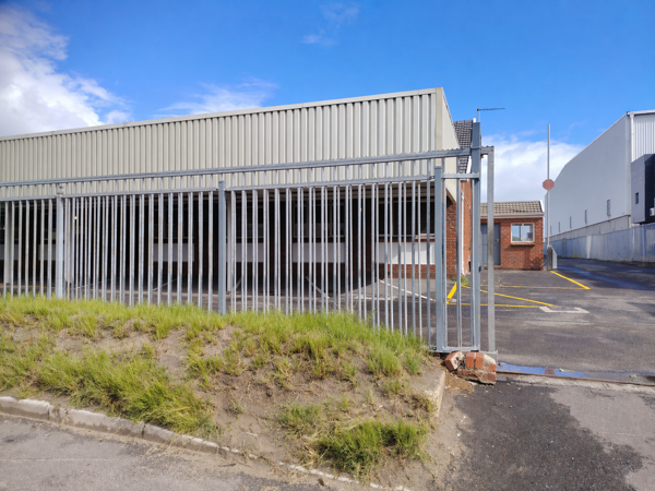 595 m² Industrial space