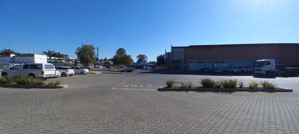484 m² Retail Space