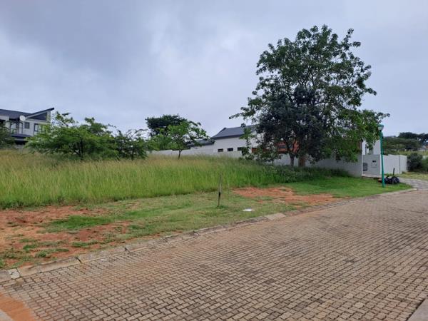 1 030 m² Land