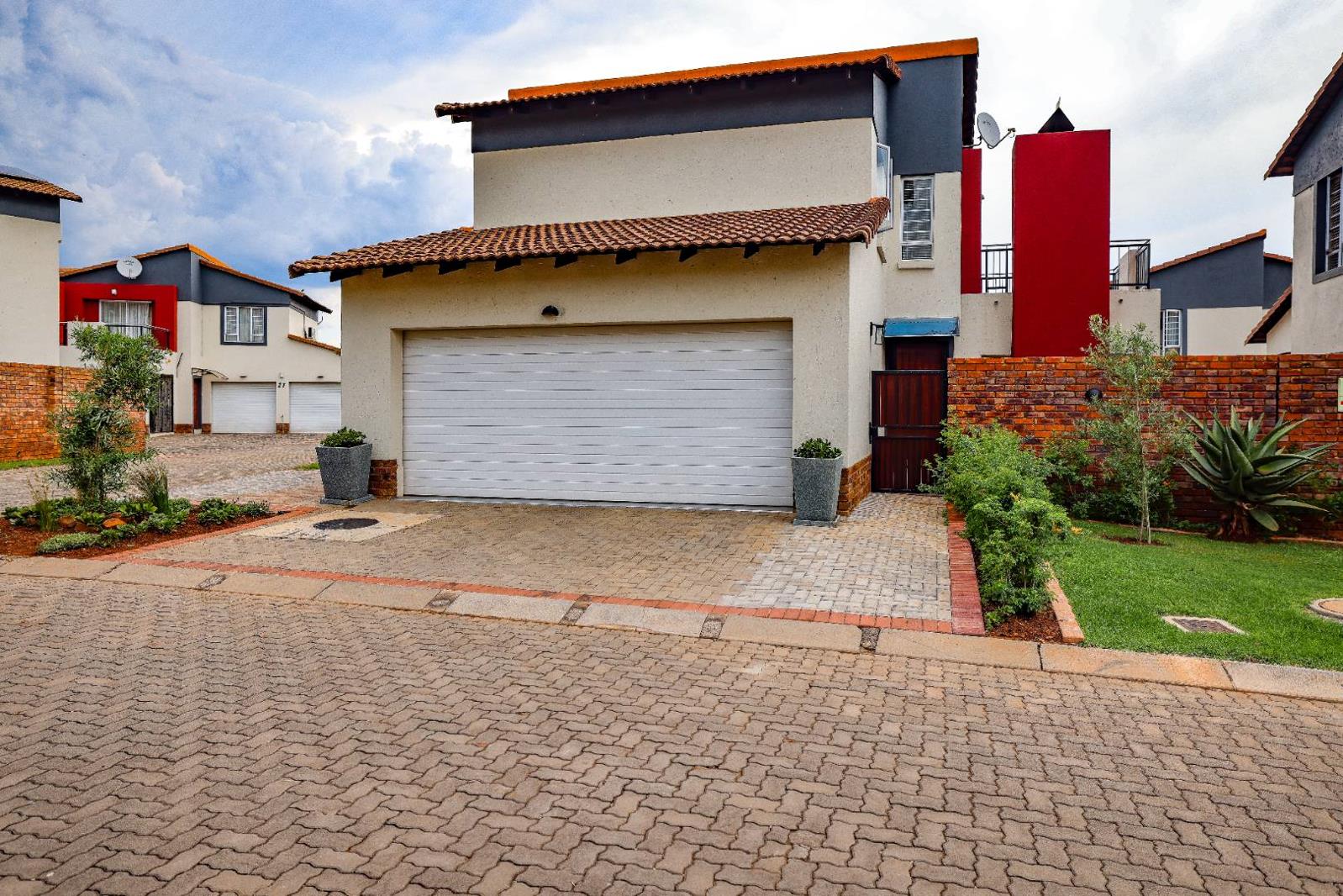 4 Bedroom House in Oukraal Estate