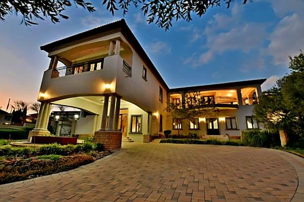 5 Bedroom House