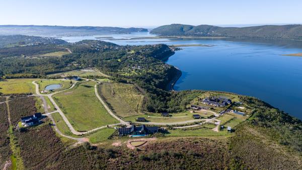 1 885 m² Land