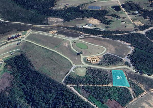 1 885 m² Land