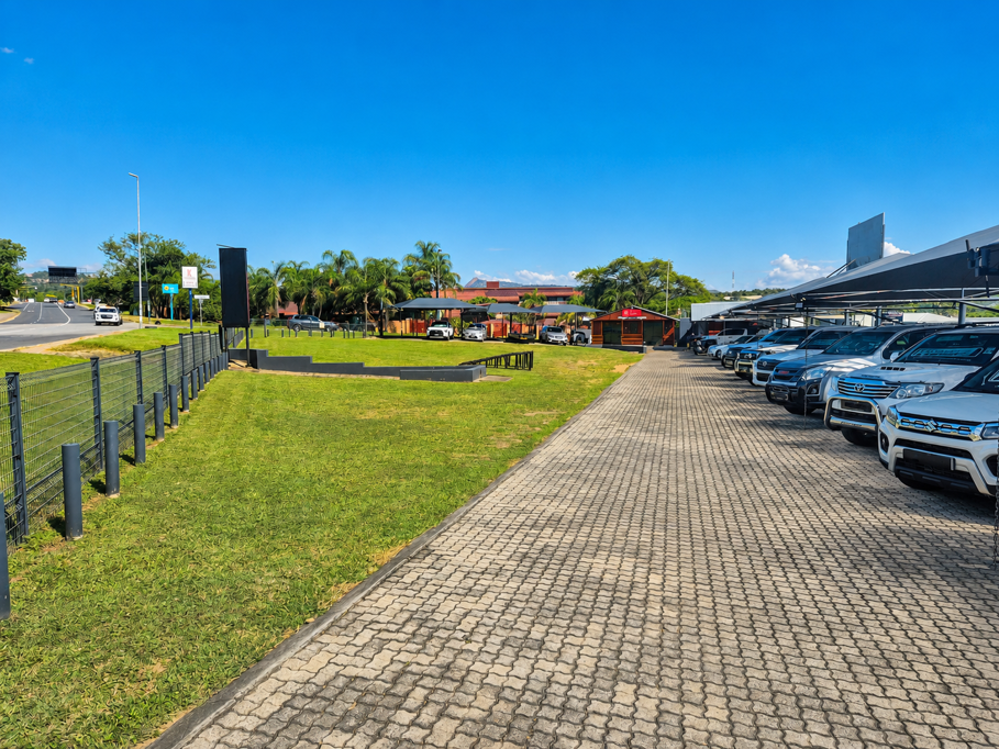 1 526 m² Retail Space