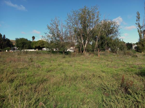 2 000 m² Land