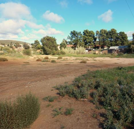 2 100 m² Land
