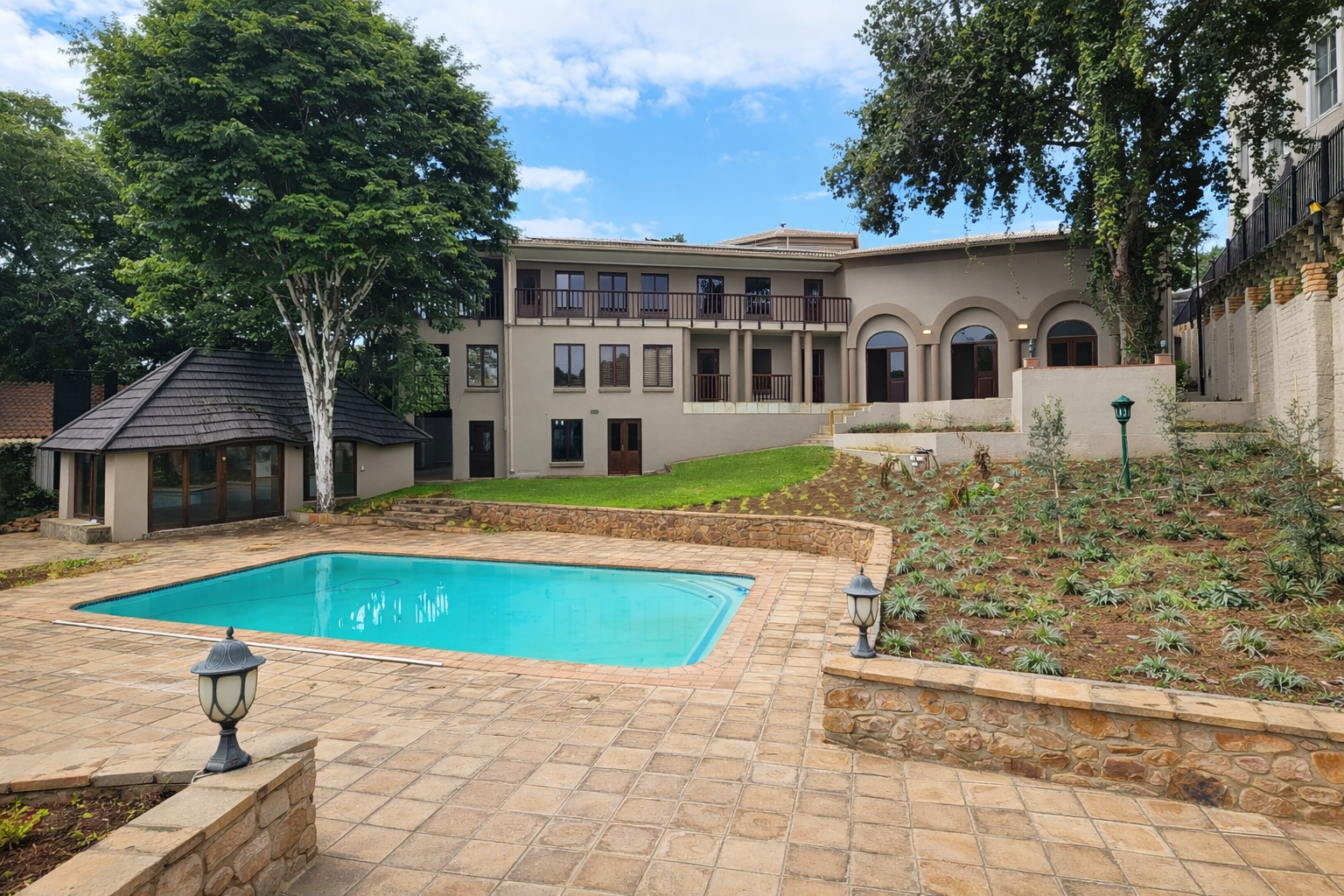 6 Bedroom House in Waterkloof Ridge