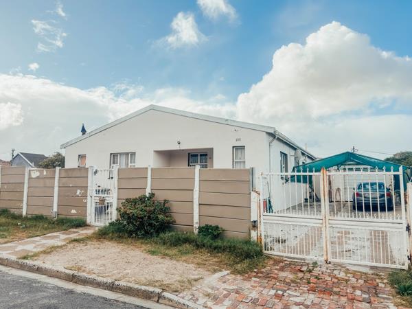 5 Bedroom House