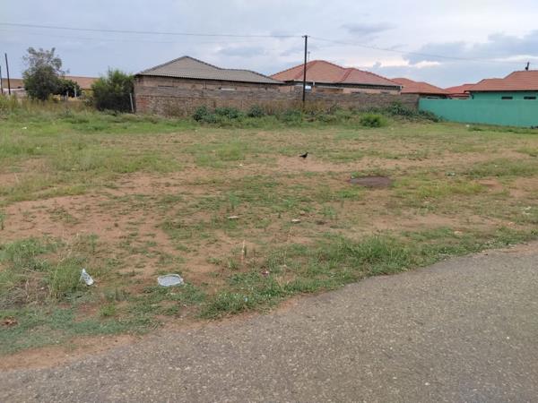 250 m² Land