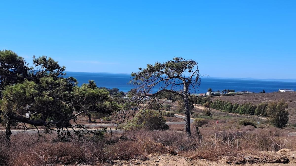 400 m² Land available in St Helena Views