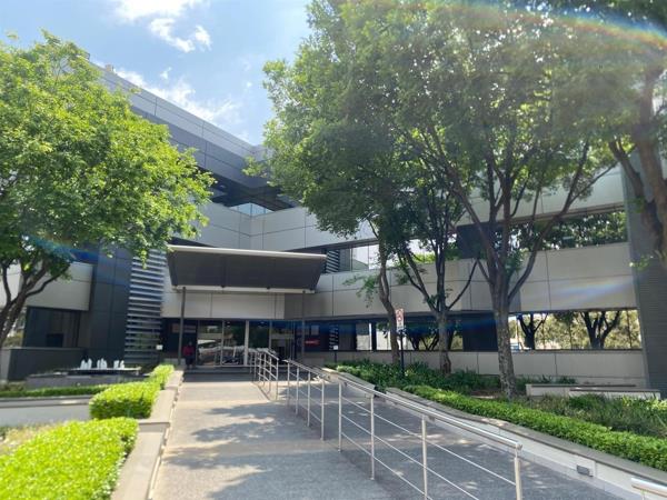 658 m² Office Space