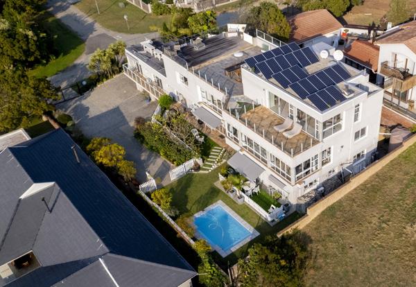 9 Bedroom House