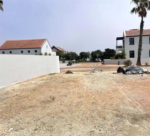 864 m² Land