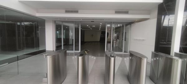1 093 m² Commercial space