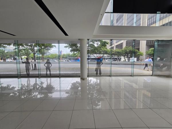 1 841 m² Retail Space