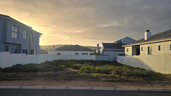 354 m² Land