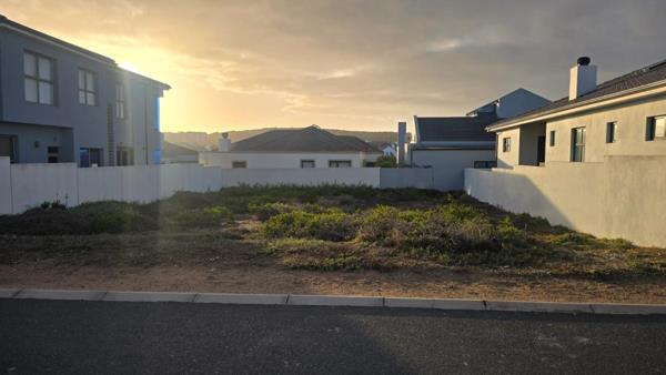 354 m² Land