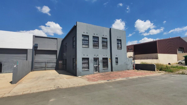 745 m² Industrial space