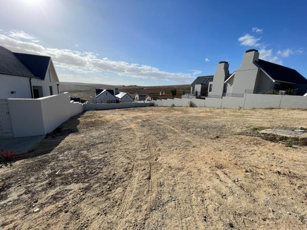 700 m² Land