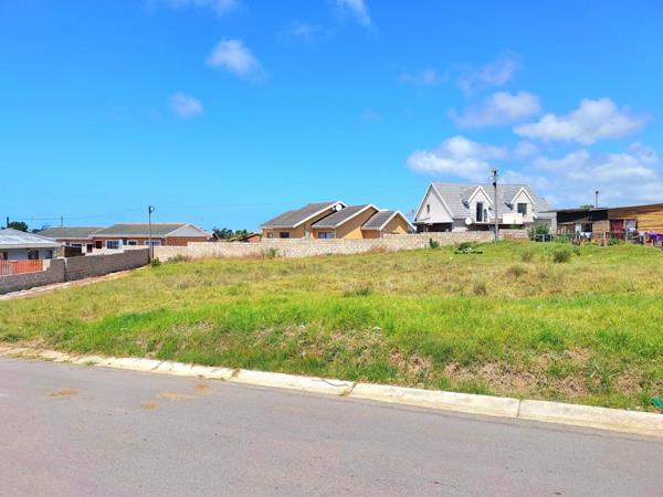 556 m² Land