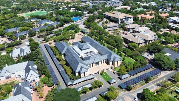 950 m² Commercial space