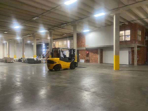 1 370 m² Industrial space