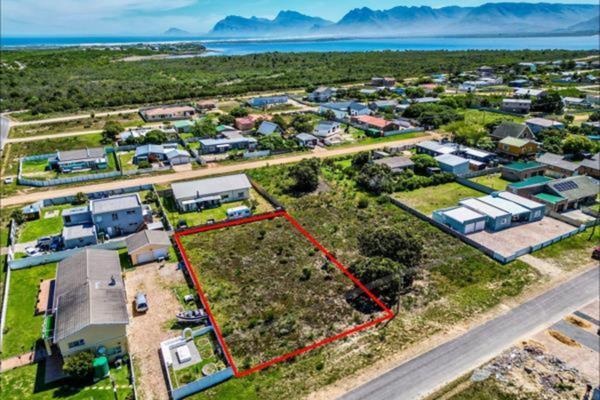 1 026 m² Land