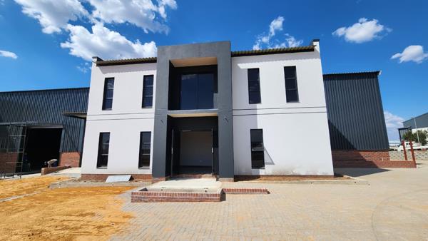 596 m² Industrial space