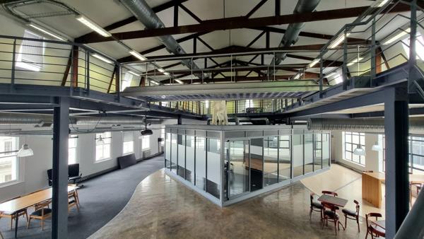 901 m² Office Space