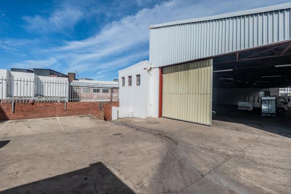 1 727.8 m² Industrial space