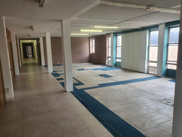 1 000 m² Office Space