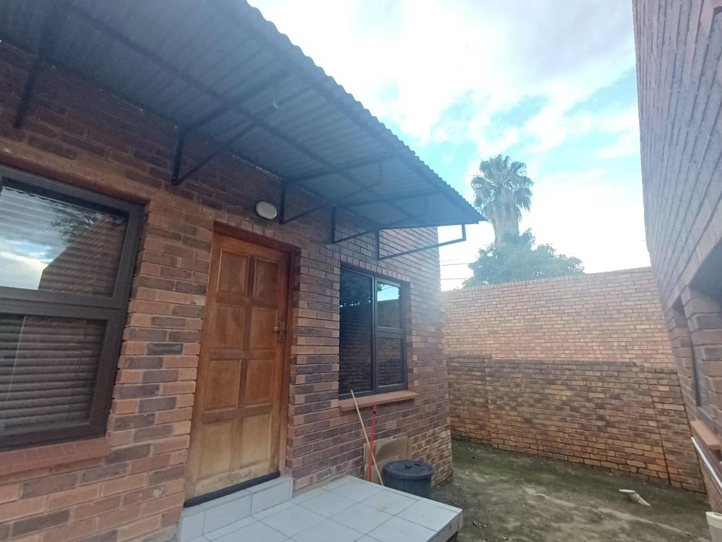 Garden Cottage in Randpark Ridge