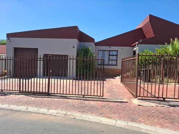 6 Bedroom House