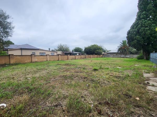 952 m² Land