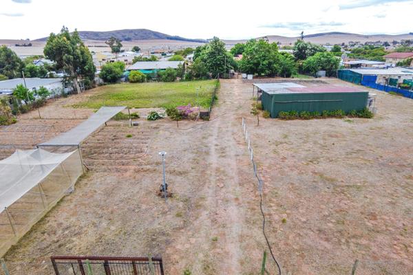 3 600 m² Land