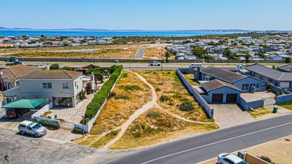 932 m² Land