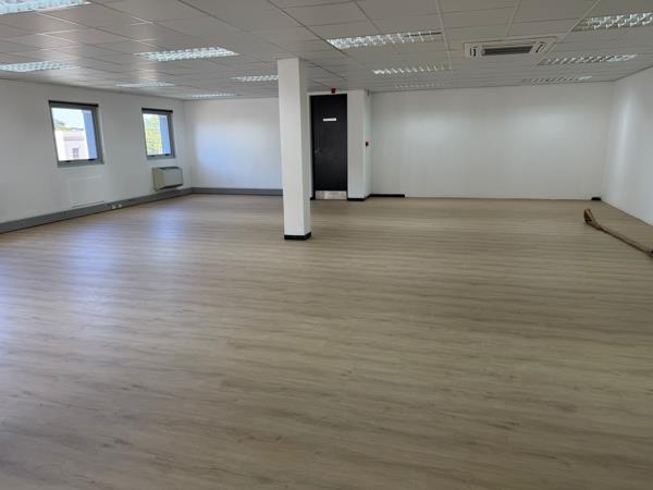254 m² Commercial space