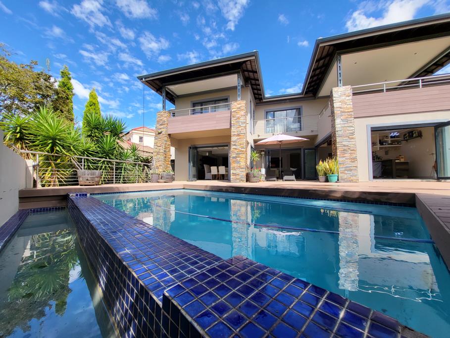 6 Bedroom House