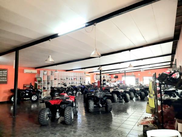 2 050 m² Commercial space