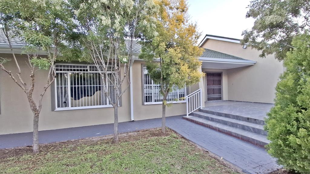 5 Bedroom House