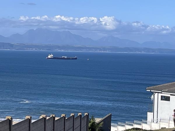 525 m² Land