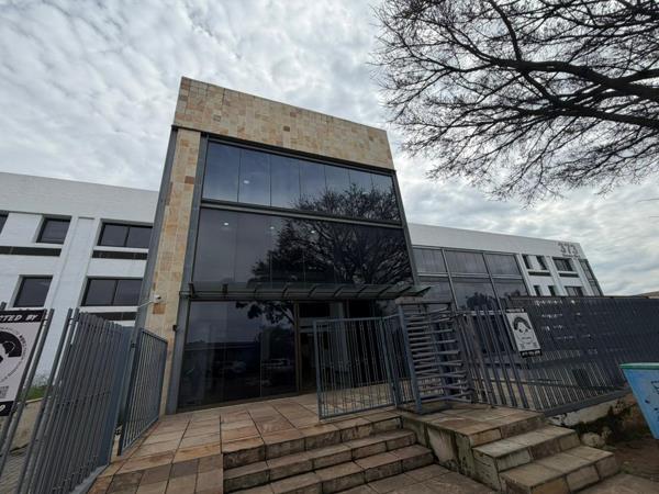 800 m² Commercial space