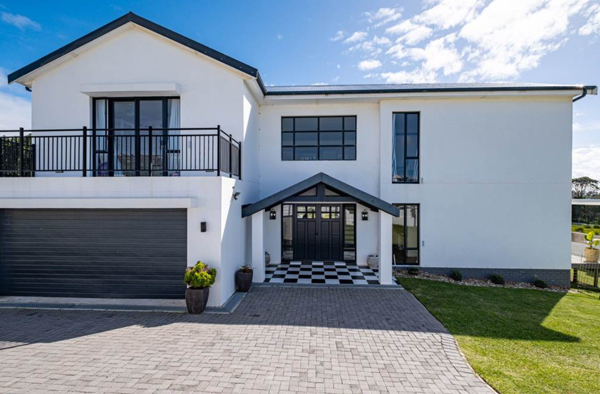 5 Bedroom House
