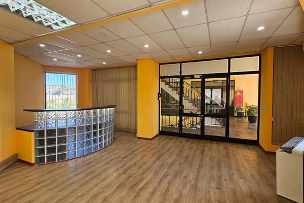988 m² Commercial space